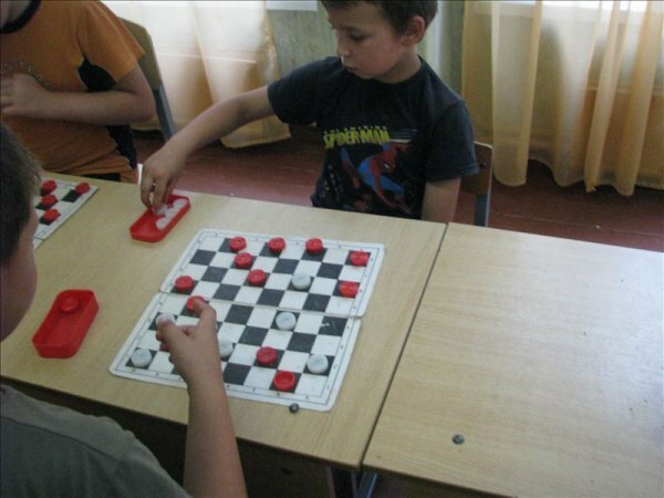 В Симферополе устроят турнир по шашкам-64