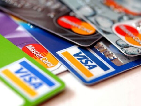 MasterCard и Visa приостановили операции с картами в Крыму