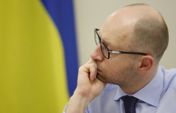 Россия стремится захватить Украину, — Яценюк