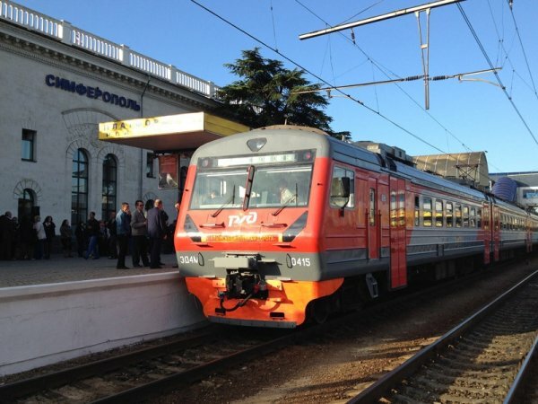 В Крыму пустили дополнительные поезда к украинской границе