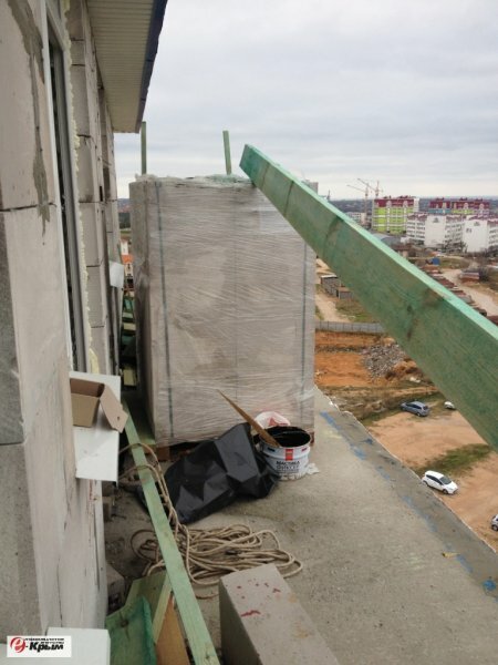 В Севастополе при падении с одиннадцатого этажа погиб монтажник