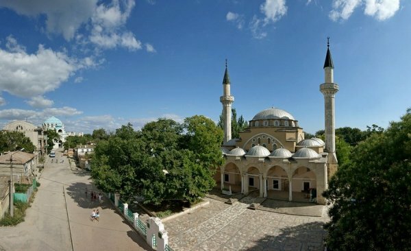 Суд признал право Духовного управления мусульман на мечеть Хан-Джами в Евпа ...