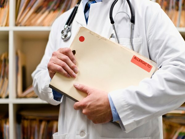 Медицинским учреждениям в Крыму разрешили работать без лицензии