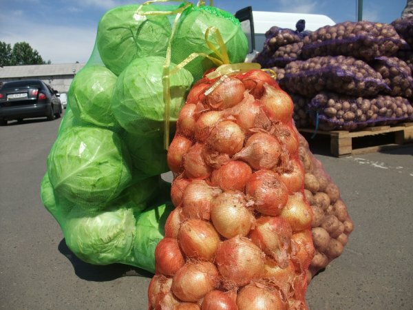 Украина увеличила поставки овощей в Крым