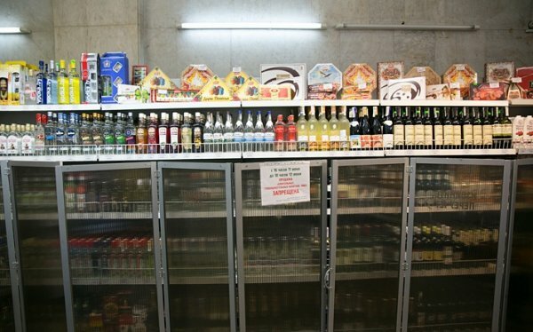Запретную для продажи алкоголя зону вокруг школ Симферополя предложили расш ...