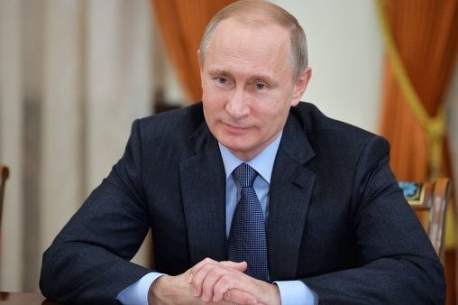 Владимир Путин поздравил российских женщин с 8 Марта (ВИДЕО)