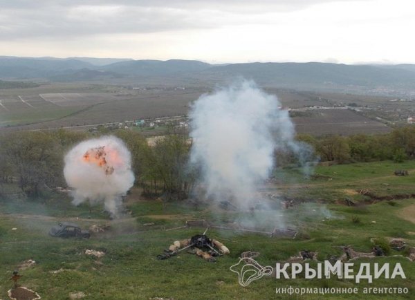 В Севастополе прошла военная реконструкция штурма Сапун-горы (ФОТО)