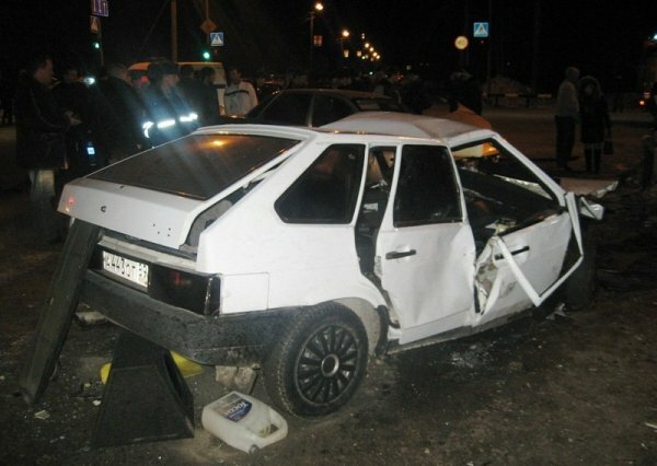 На трассе в Крыму в аварии погибли водитель и годовалая девочка
