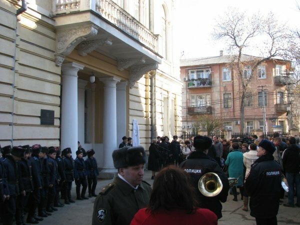 В Симферополе открыли памятную доску в честь солдат трех войн