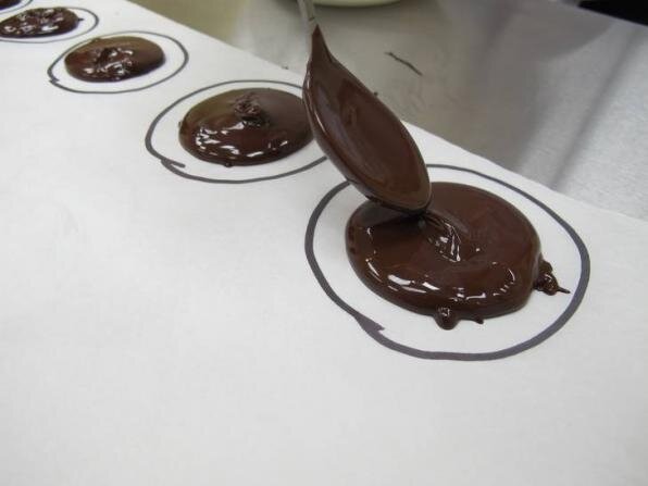 На День влюбленных в Керчи будут рисовать шоколадные открытки