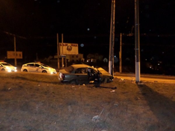 В Севастополе в столкновении машины со столбом пострадали пять человек